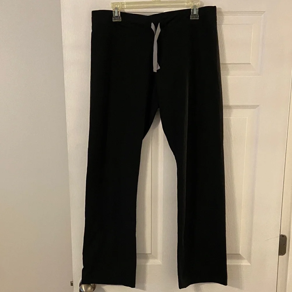 Figs Men's Black Joggers size waist 34” elastic and inseam 30” excellent condi